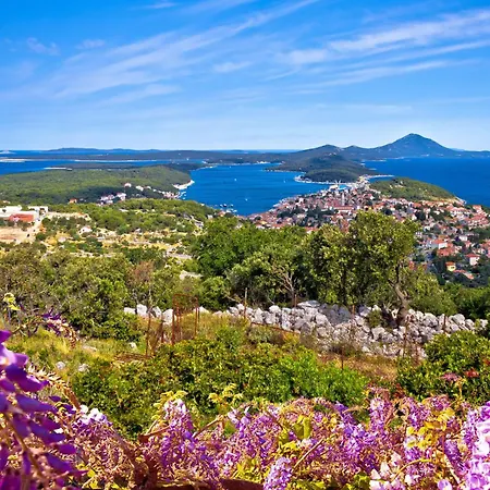 In 14933 * Veli Lošinj