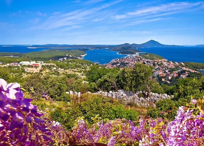 In 14933 * Lussingrande